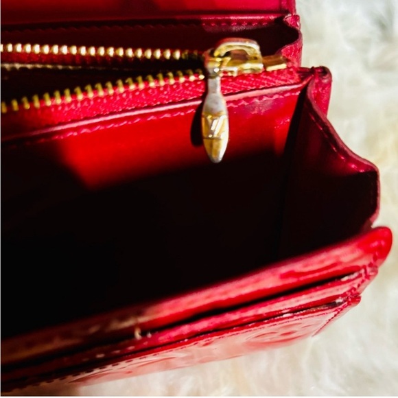 Authentic LV Louis Vuitton Red Vernis Long Wallet - Picture 5 of 16